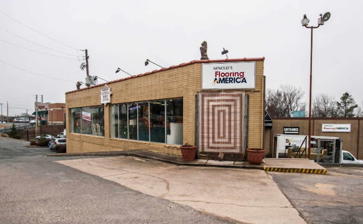 Arnold's Flooring America Cantrell Showroom